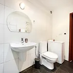 In Cozy Area For 4 Guest, Cracow Apartament *