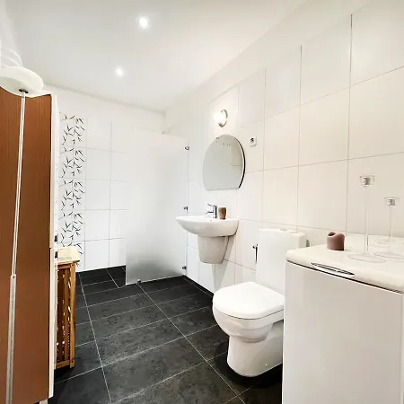 In Cozy Area For 4 Guest, Cracow Krakau