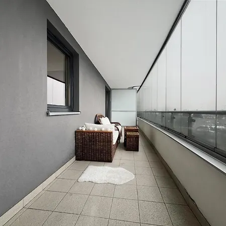 In Cozy Area For 4 Guest, Cracow Апартаменты Краков