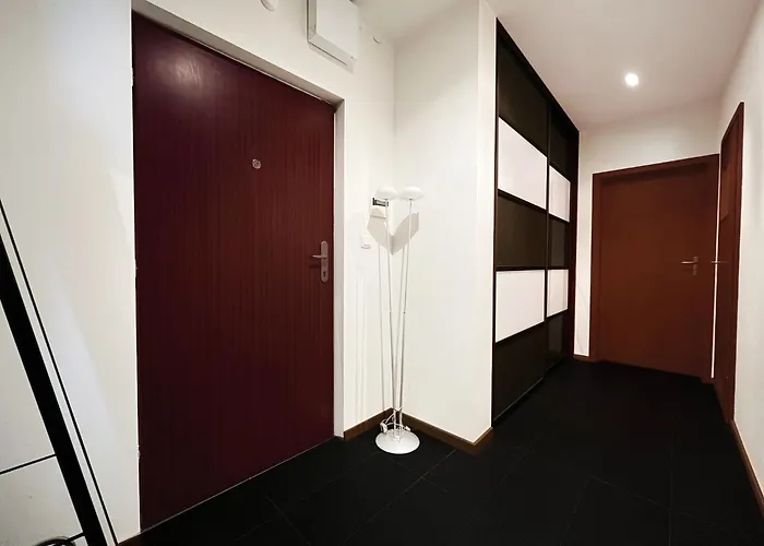 In Cozy Area For 4 Guest, Cracow Апартаменты