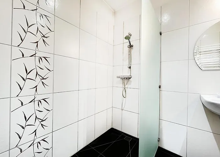 In Cozy Area For 4 Guest, Cracow Апартаменты Краков