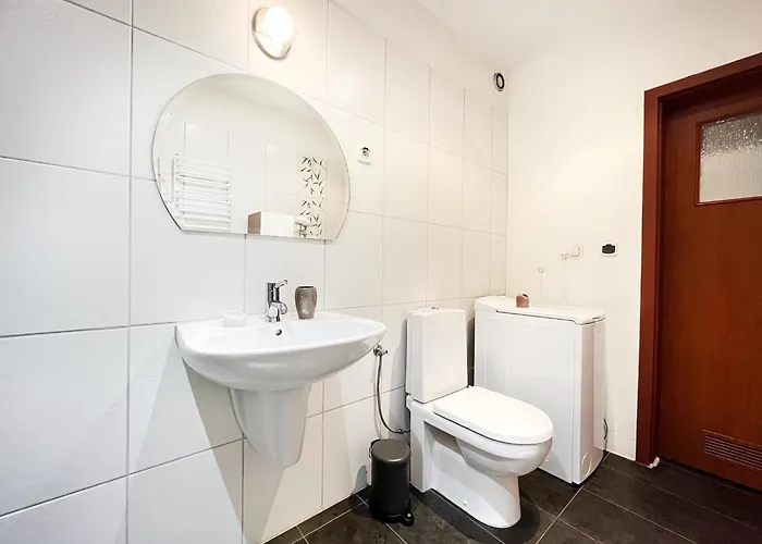 In Cozy Area For 4 Guest, Cracow Апартаменты *